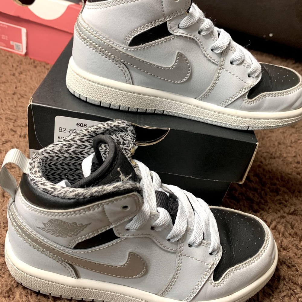 Jordan 1 Mid Top